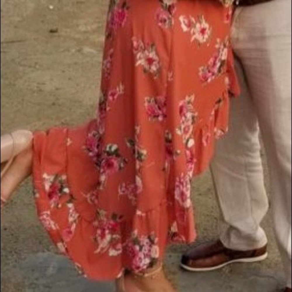 Dress - Picture 2 of 4